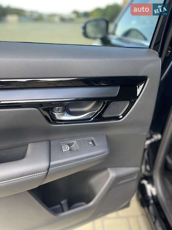 Внедорожник / Кроссовер Honda CR-V 2023 в Одессе