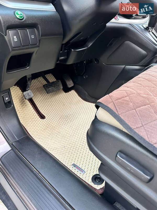 Позашляховик / Кросовер Honda CR-V 2015 в Івано-Франківську