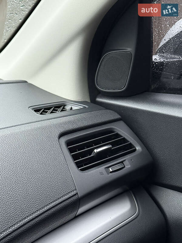 Внедорожник / Кроссовер Honda CR-V 2015 в Киеве