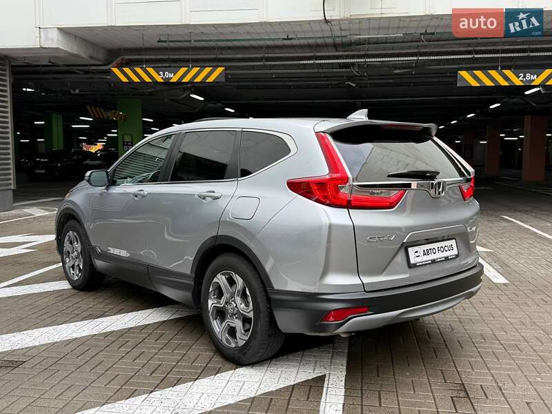 Внедорожник / Кроссовер Honda CR-V 2017 в Киеве