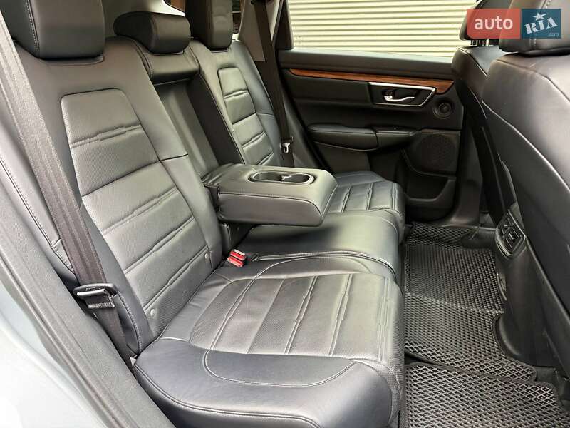 Внедорожник / Кроссовер Honda CR-V 2017 в Киеве