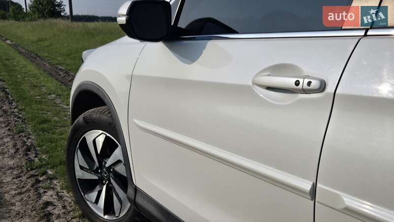 Позашляховик / Кросовер Honda CR-V 2015 в Києві