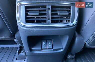 Позашляховик / Кросовер Honda CR-V 2022 в 