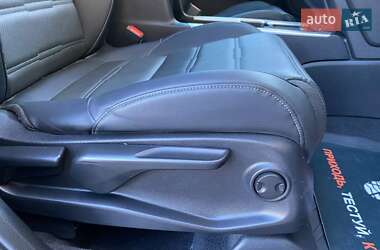 Позашляховик / Кросовер Honda CR-V 2022 в 