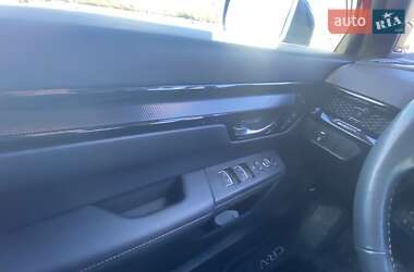 Позашляховик / Кросовер Honda CR-V 2023 в 