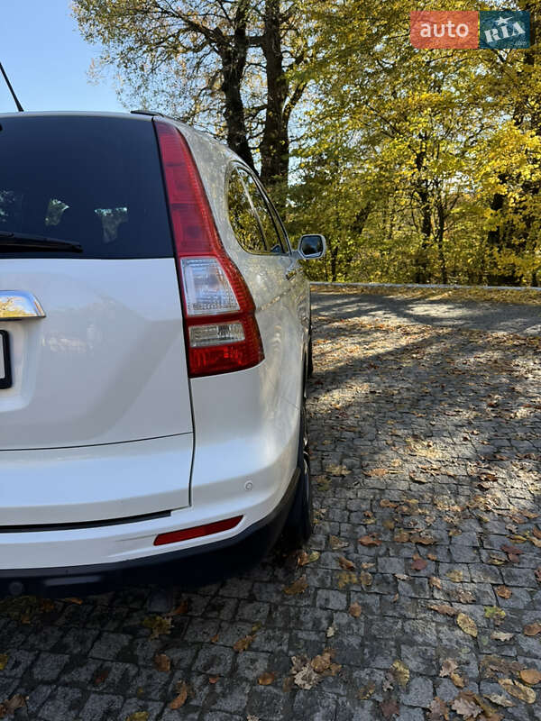 Внедорожник / Кроссовер Honda CR-V 2011 в Черновцах