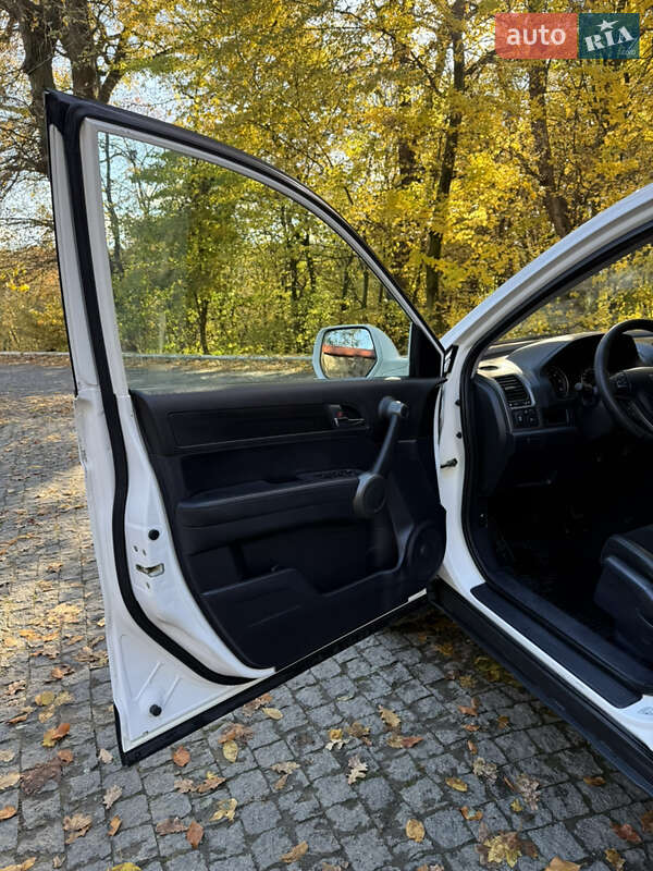Внедорожник / Кроссовер Honda CR-V 2011 в Черновцах