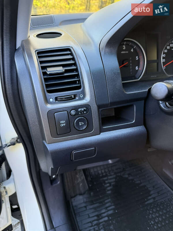 Внедорожник / Кроссовер Honda CR-V 2011 в Черновцах