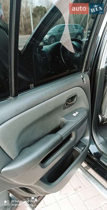 Внедорожник / Кроссовер Honda CR-V 2006 в Киеве