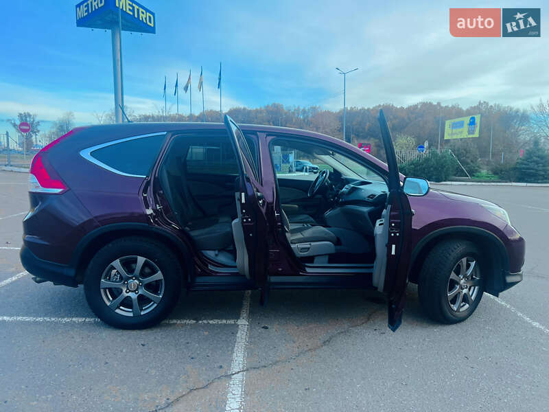 Позашляховик / Кросовер Honda CR-V 2014 в Полтаві