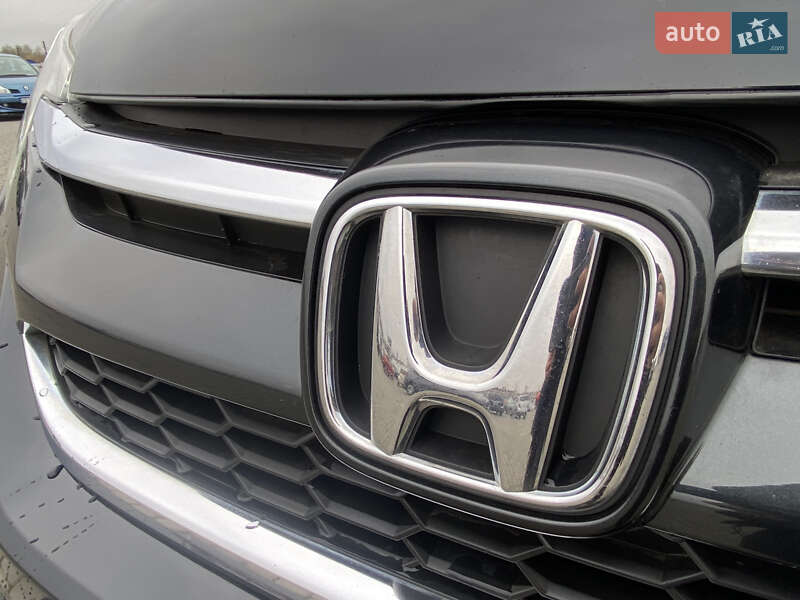 Позашляховик / Кросовер Honda CR-V 2015 в Чернівцях