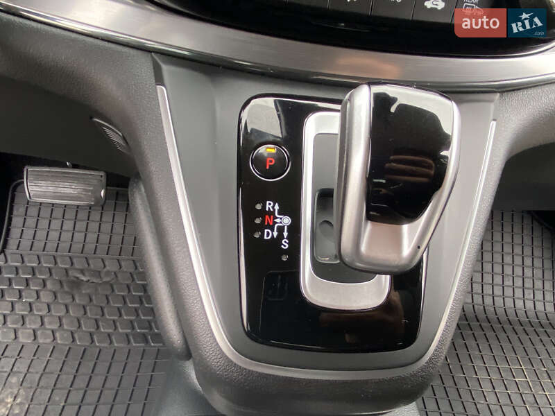 Позашляховик / Кросовер Honda CR-V 2015 в Чернівцях