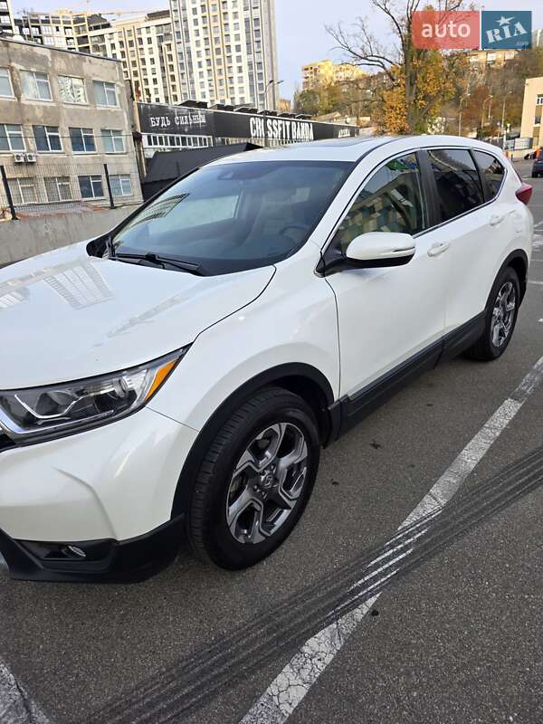 Позашляховик / Кросовер Honda CR-V 2018 в Києві