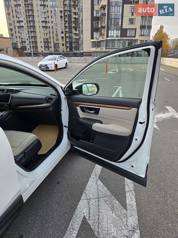 Позашляховик / Кросовер Honda CR-V 2018 в Києві