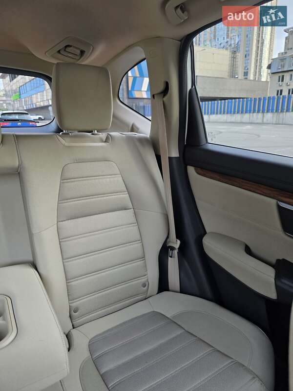 Позашляховик / Кросовер Honda CR-V 2018 в Києві