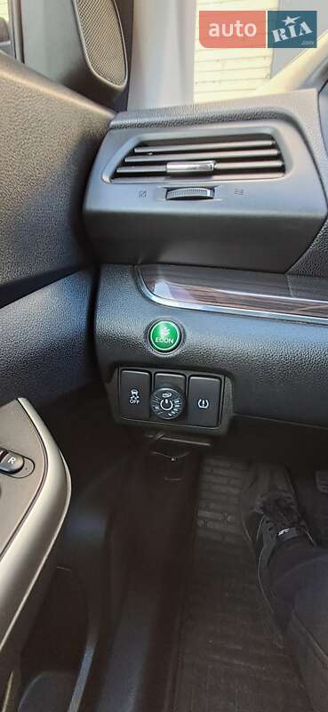 Внедорожник / Кроссовер Honda CR-V 2015 в Днепре