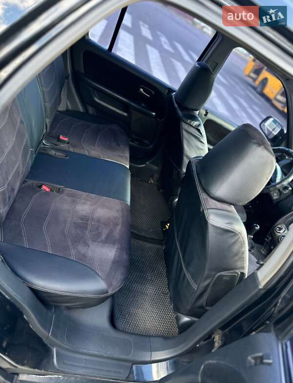 Позашляховик / Кросовер Honda CR-V 2004 в Черкасах