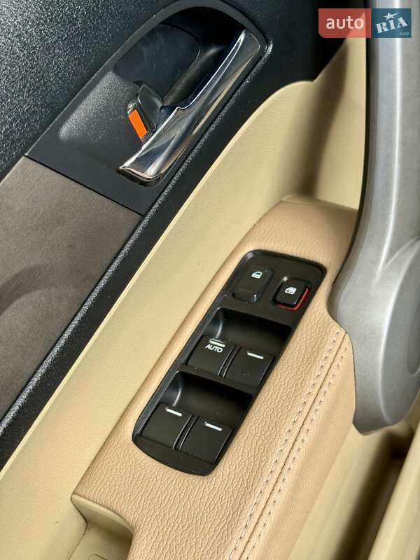 Позашляховик / Кросовер Honda CR-V 2008 в Києві