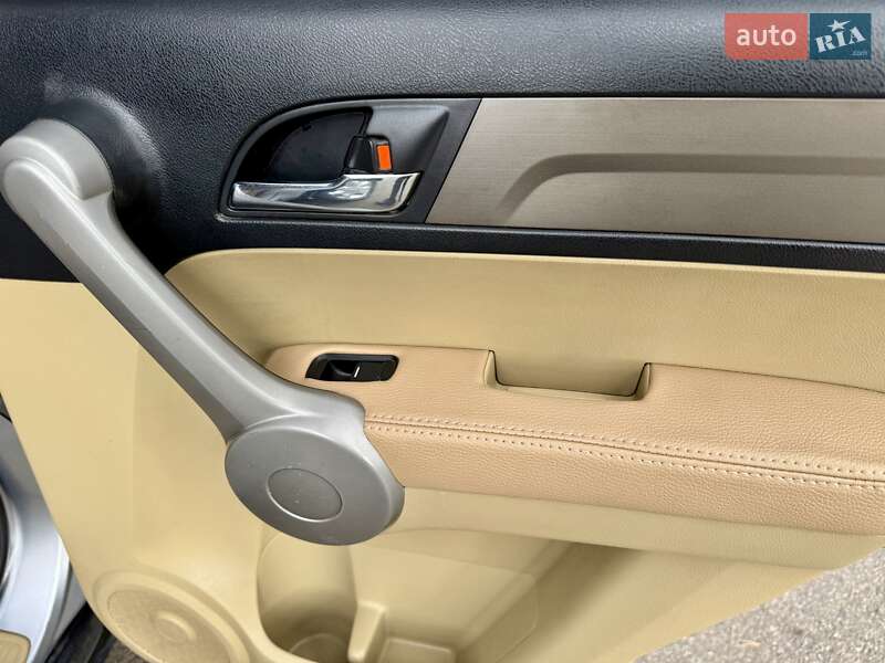 Позашляховик / Кросовер Honda CR-V 2008 в Києві