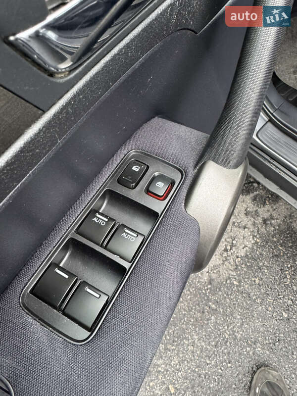 Позашляховик / Кросовер Honda CR-V 2011 в Полтаві