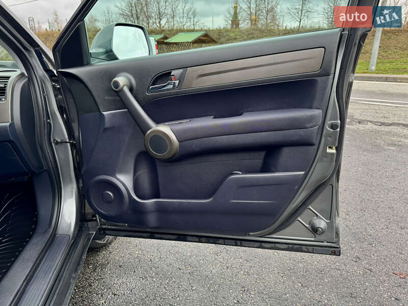 Позашляховик / Кросовер Honda CR-V 2011 в Полтаві