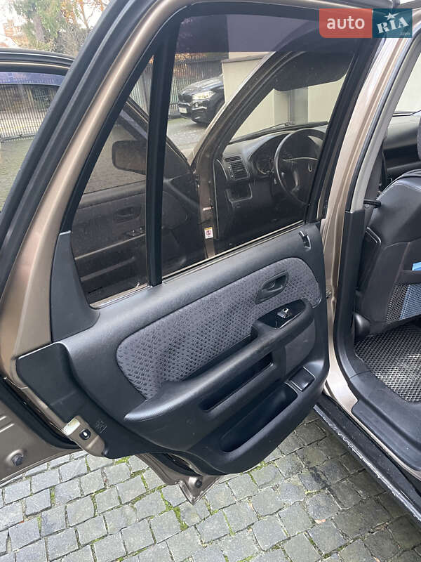 Внедорожник / Кроссовер Honda CR-V 2003 в Львове