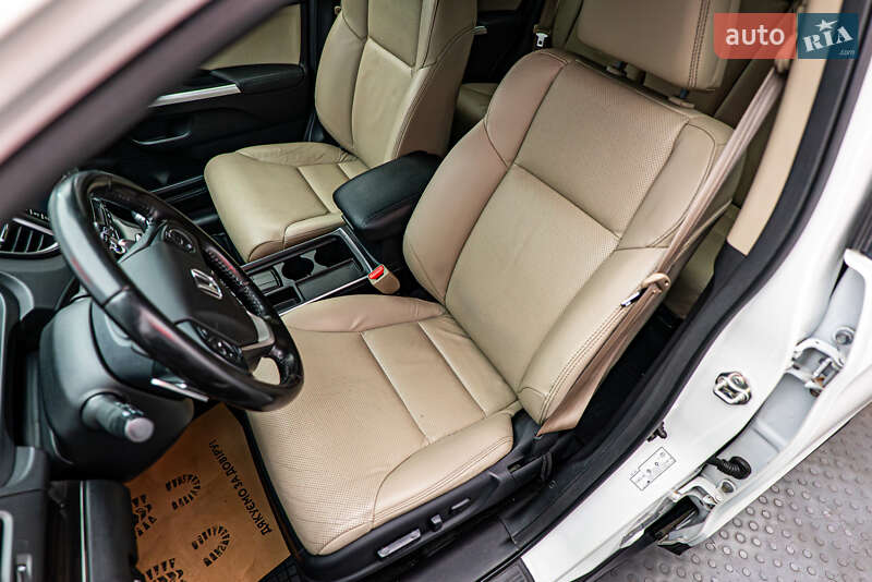 Позашляховик / Кросовер Honda CR-V 2015 в Києві