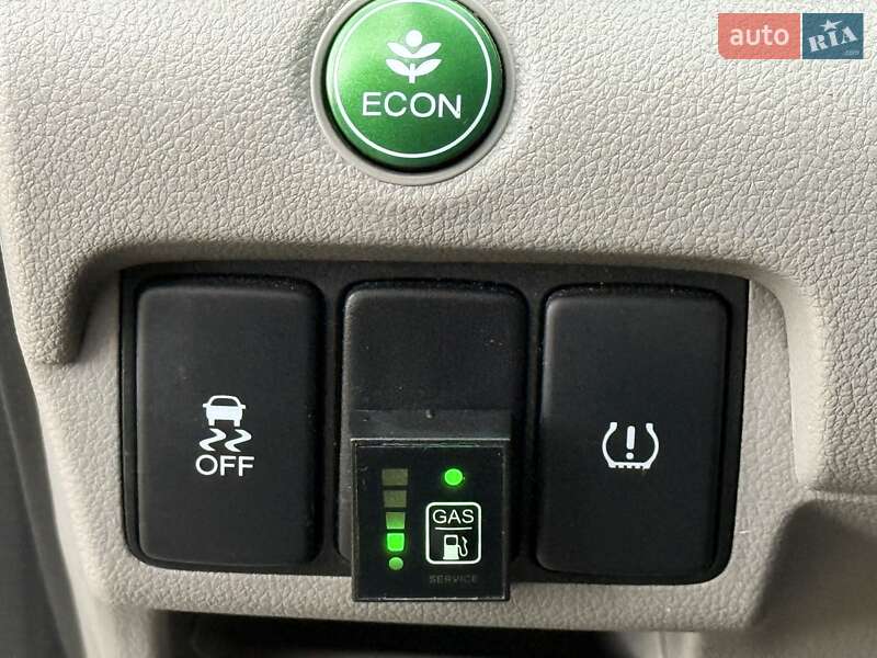 Позашляховик / Кросовер Honda CR-V 2015 в Києві