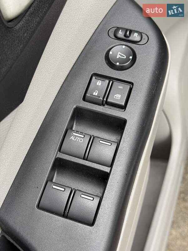 Позашляховик / Кросовер Honda CR-V 2015 в Києві