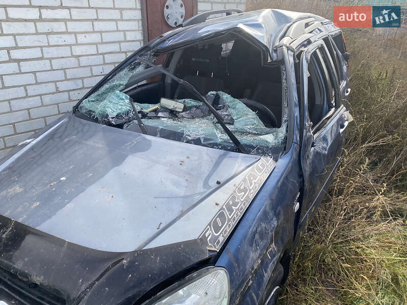 Внедорожник / Кроссовер Honda CR-V 2004 в Бобровице