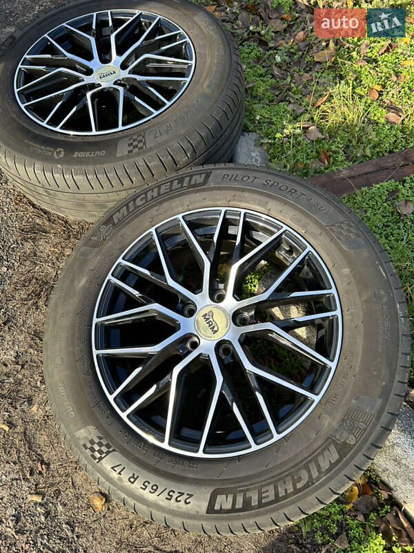 Внедорожник / Кроссовер Honda CR-V 2011 в Черкассах