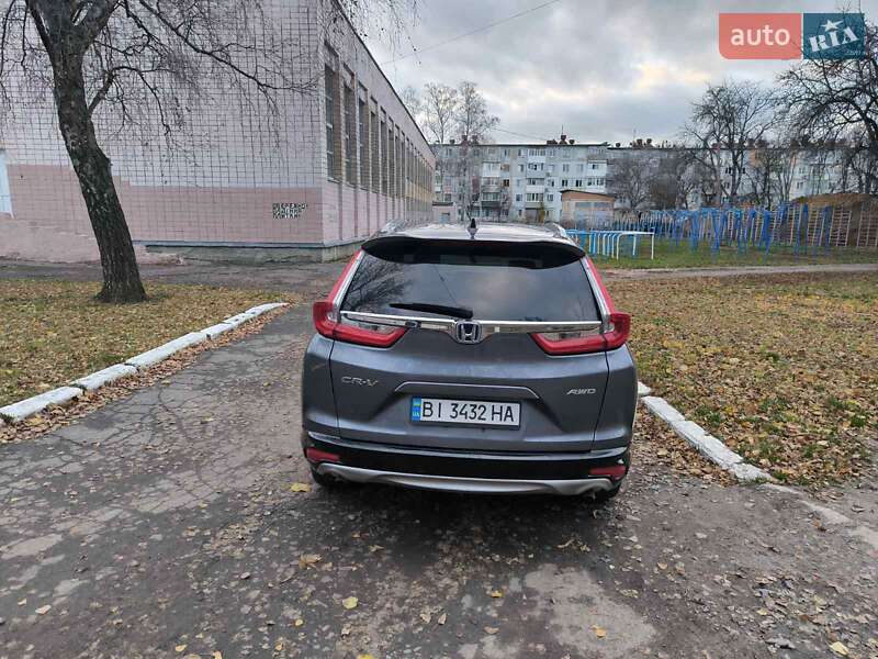 Позашляховик / Кросовер Honda CR-V 2016 в Полтаві