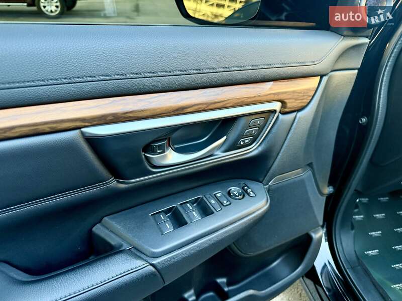 Позашляховик / Кросовер Honda CR-V 2017 в Києві