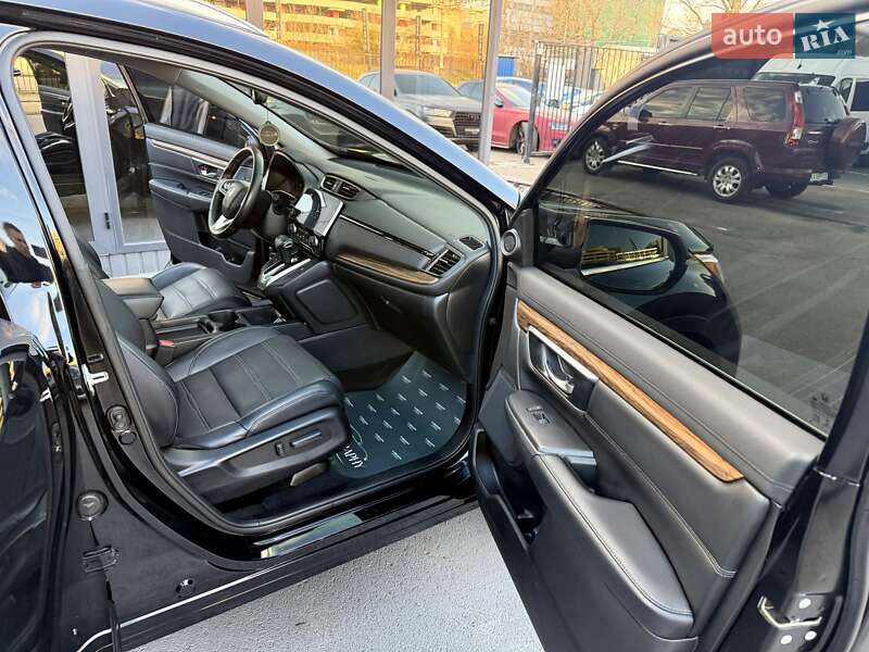 Позашляховик / Кросовер Honda CR-V 2017 в Києві