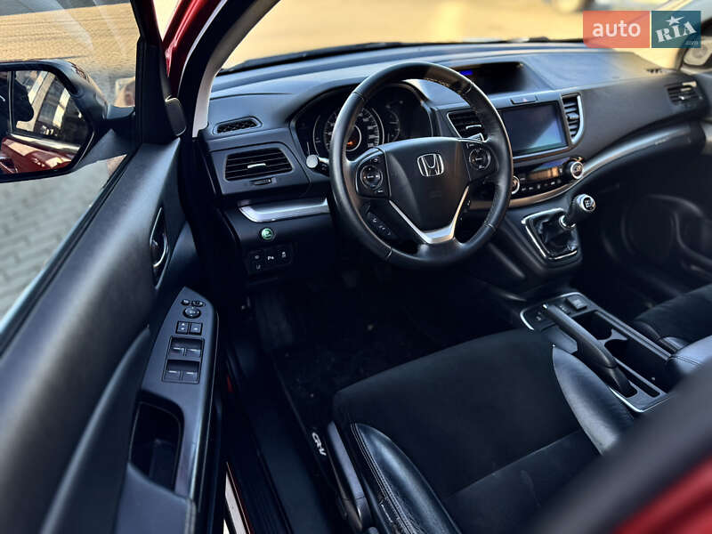 Внедорожник / Кроссовер Honda CR-V 2015 в Радивилове