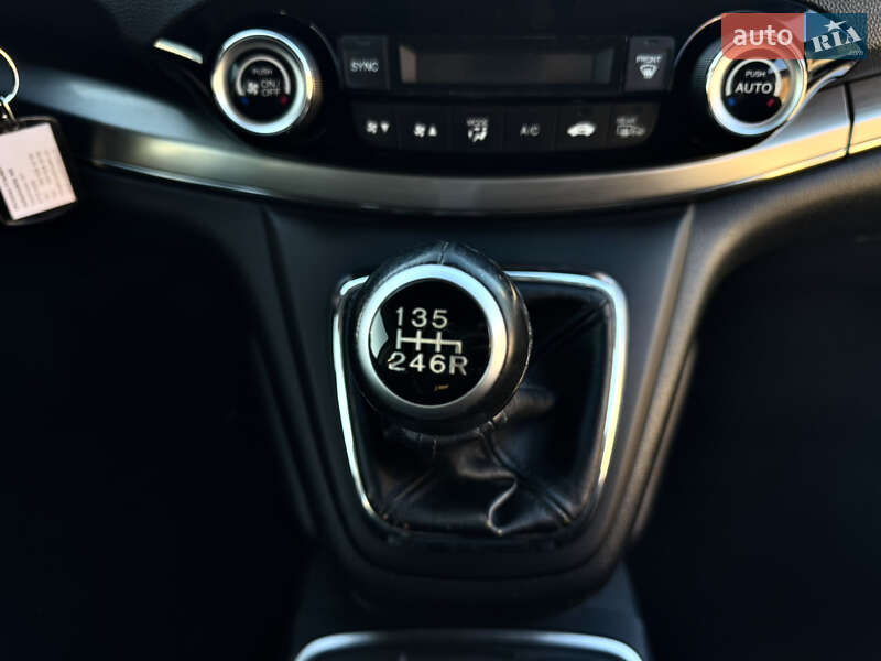 Внедорожник / Кроссовер Honda CR-V 2015 в Радивилове