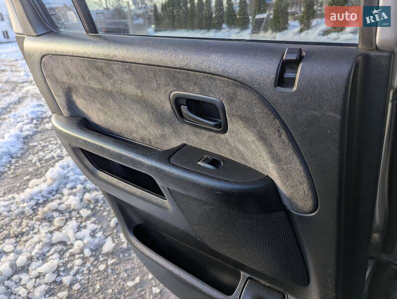 Внедорожник / Кроссовер Honda CR-V 2003 в Трускавце