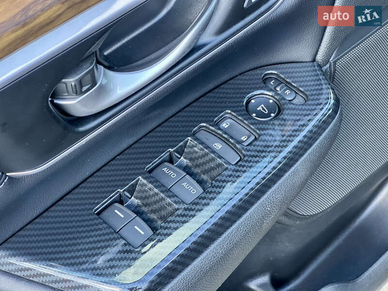 Позашляховик / Кросовер Honda CR-V 2018 в Києві