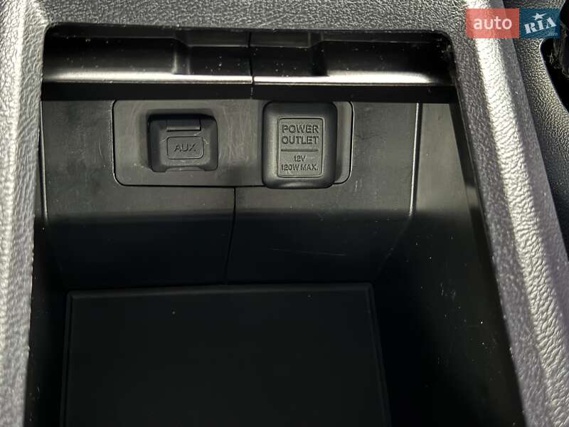 Позашляховик / Кросовер Honda CR-V 2008 в Києві