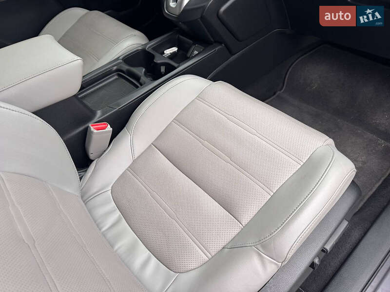 Позашляховик / Кросовер Honda CR-V 2017 в Стрию