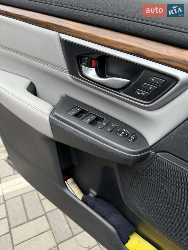 Внедорожник / Кроссовер Honda CR-V 2018 в Хмельницком