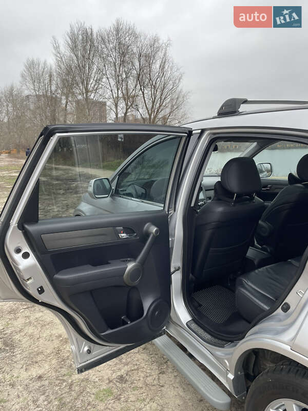 Позашляховик / Кросовер Honda CR-V 2011 в Києві