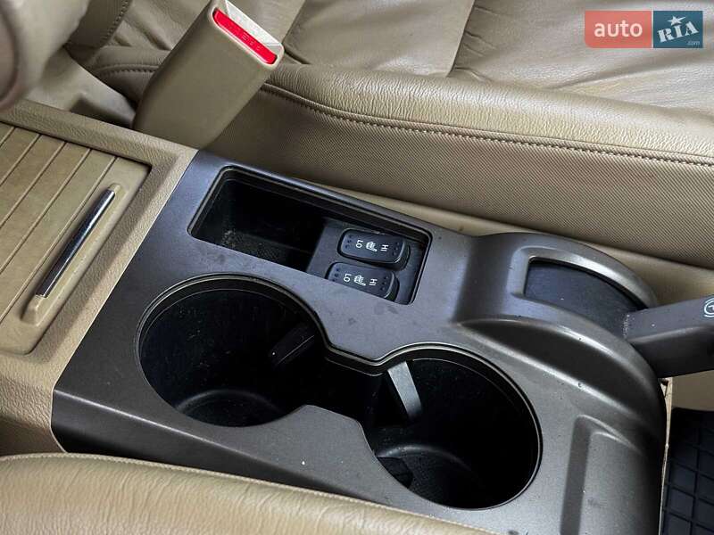 Позашляховик / Кросовер Honda CR-V 2008 в Києві