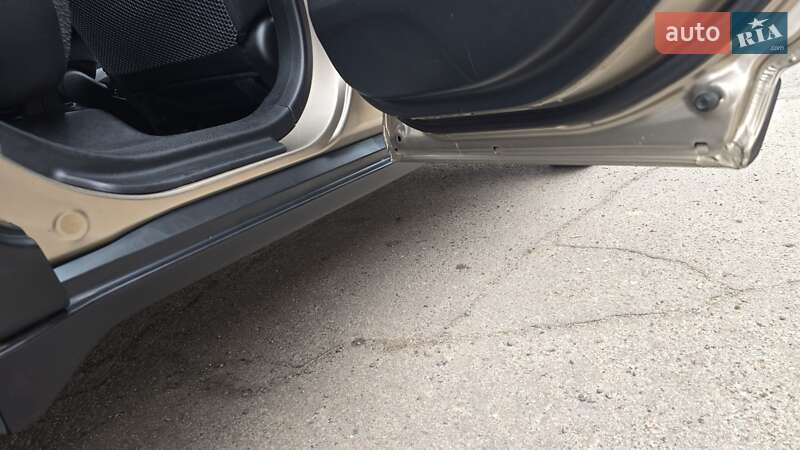 Позашляховик / Кросовер Honda CR-V 2006 в Дніпрі фото 26 Позашляховик / Кросовер Honda CR-V 2006 в Дніпрі