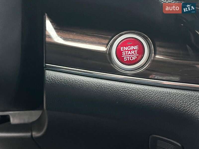 Позашляховик / Кросовер Honda CR-V 2016 в Києві