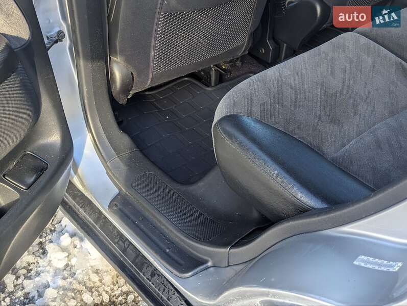 Позашляховик / Кросовер Honda CR-V 2003 в Трускавці фото 12 Позашляховик / Кросовер Honda CR-V 2003 в Трускавці