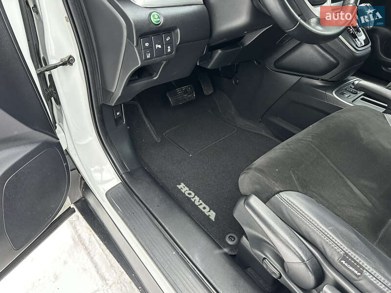 Внедорожник / Кроссовер Honda CR-V 2017 в Киеве