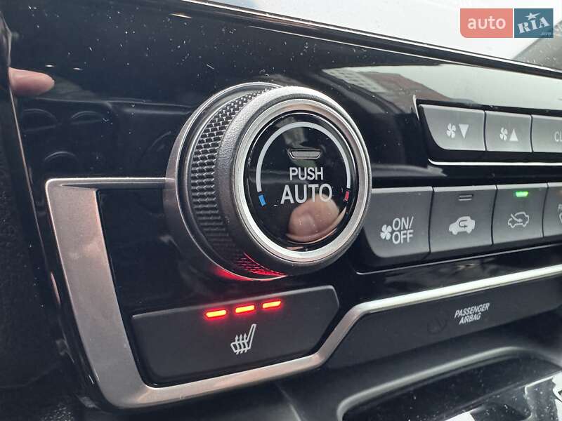 Внедорожник / Кроссовер Honda CR-V 2018 в Киеве