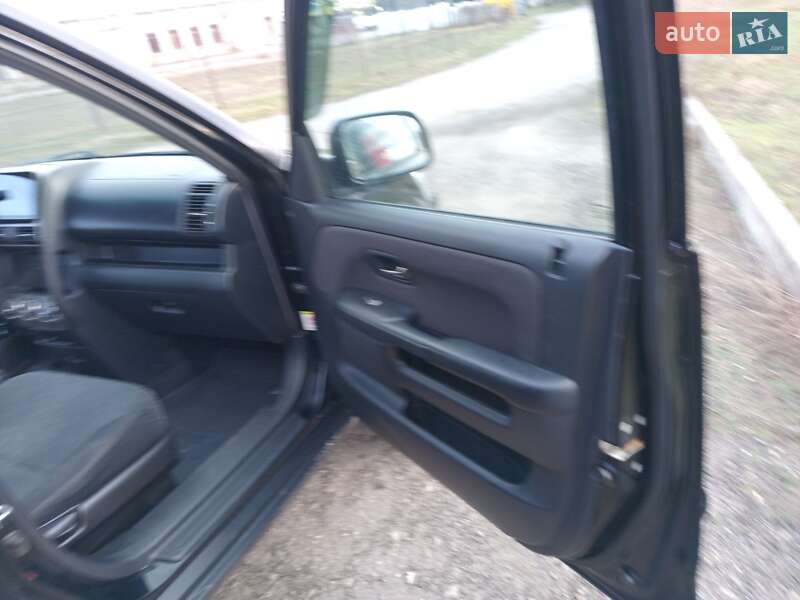 Внедорожник / Кроссовер Honda CR-V 2005 в Кременчуге