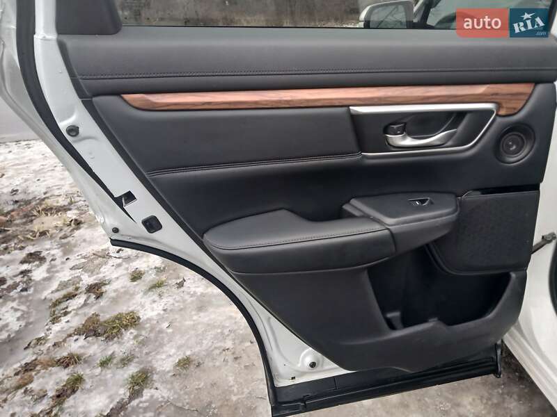 Внедорожник / Кроссовер Honda CR-V 2018 в Полтаве